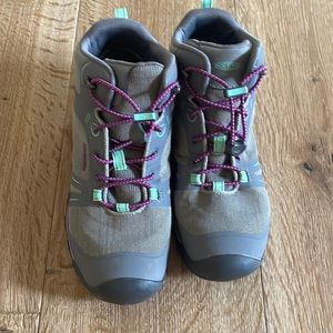 Keen Hiking Boots - girls size 5